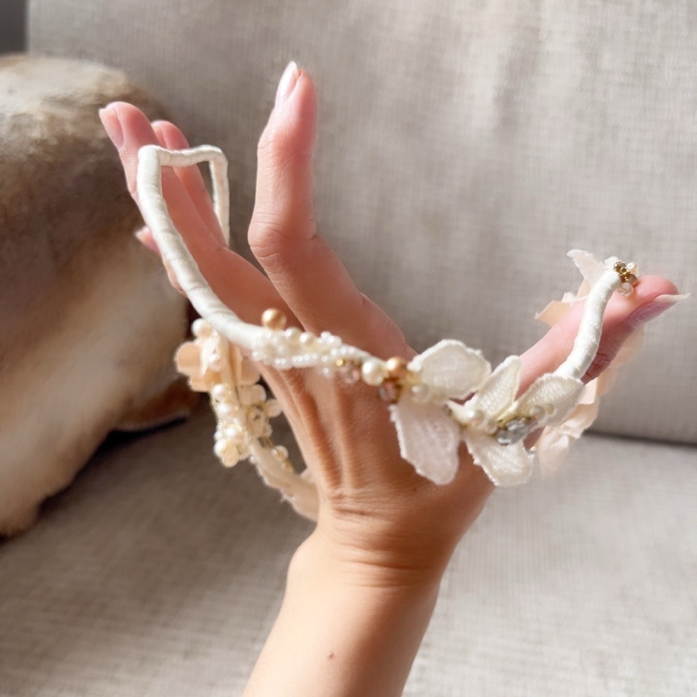 Gorgeous Wedding Elegant Cream Floral Headband - Picture 6 of 10